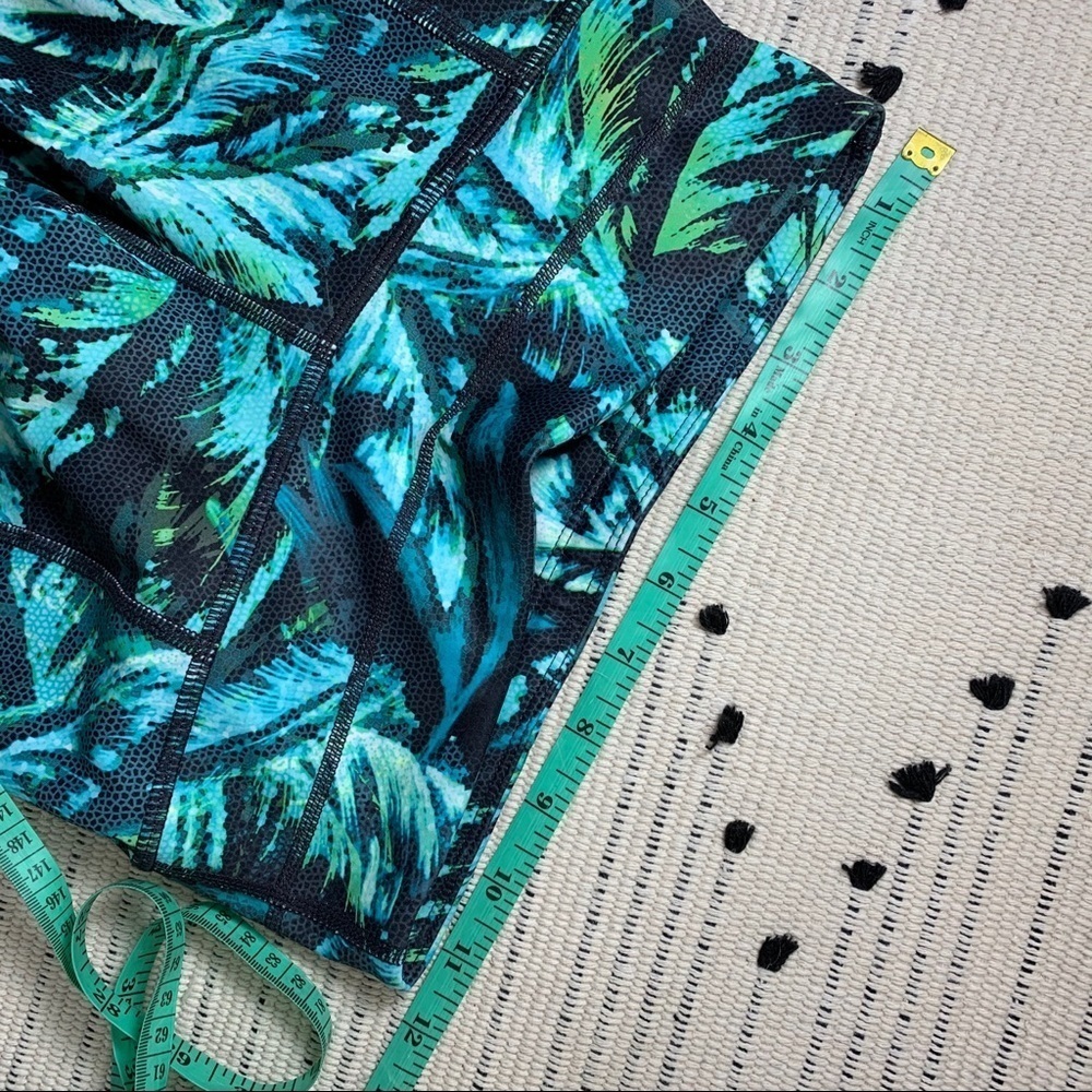 Athleta Tropical Palm Print Mesh Cropped Leggings - Picture 7 of 11